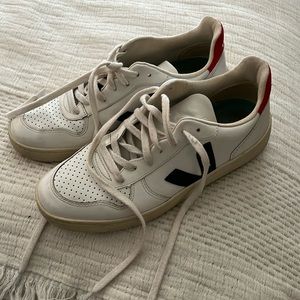 Veja tennis shoe